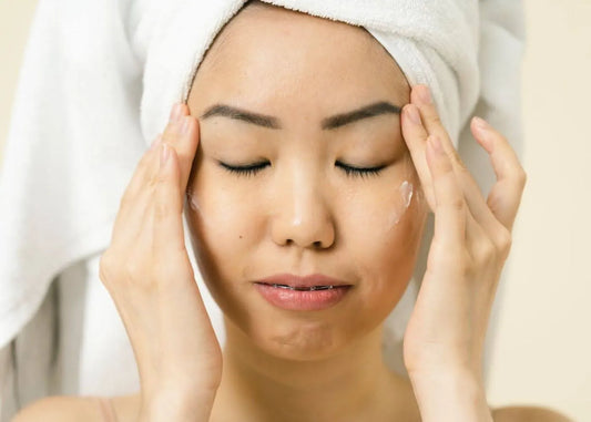 antioxidant skincare serum for healthy, youthful skin after 40